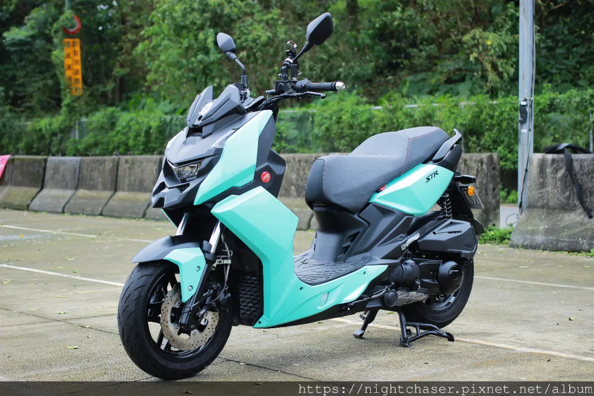 ［圖多］宏佳騰試乘心得｜白牌機車之王 STR250 評價 ：